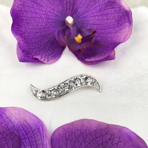 Gorgeous Sparkling Faux Diamond Pin | 2 1/2 Inches Long - Picture 3 of 7